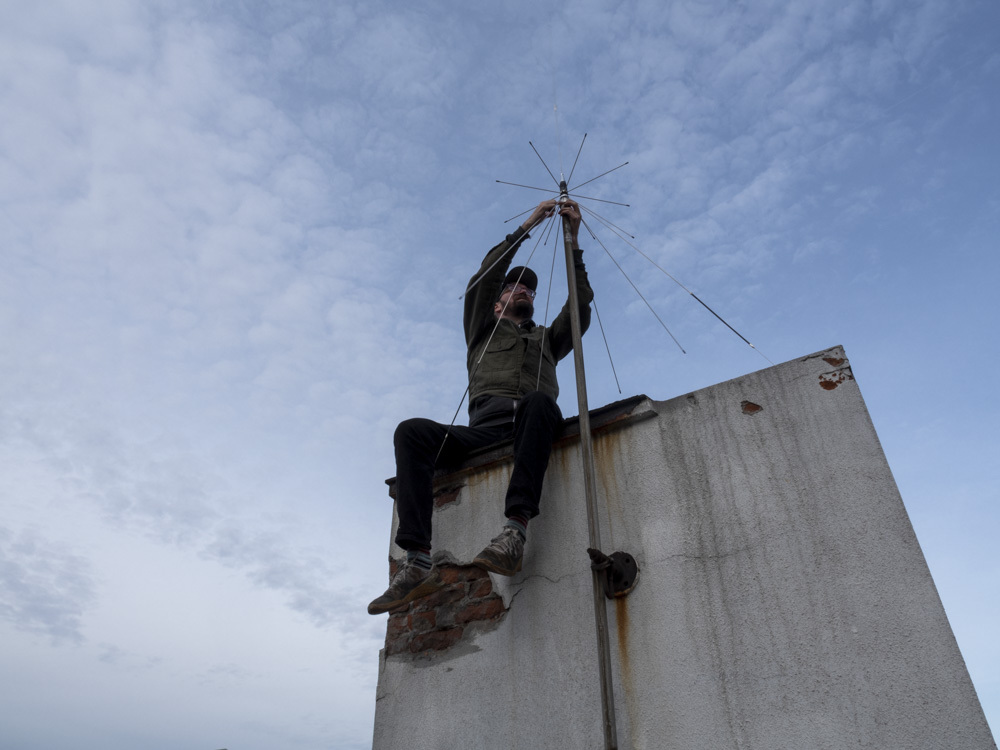 becky-stern-ham-radio-roof-antenna-optimized-10.jpg