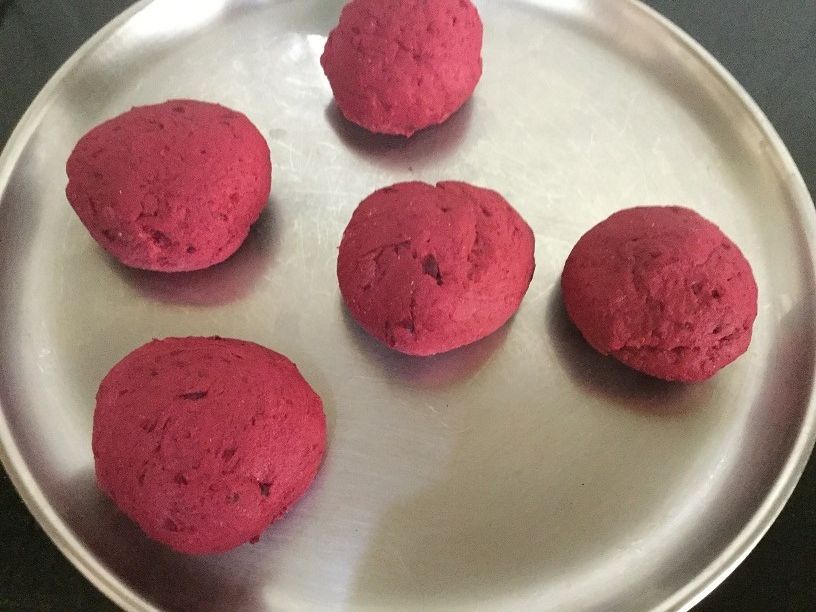 beet paratha dough balls.jpg