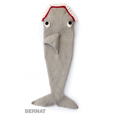 bernat-blanket-c-fin-tasticsharksleepandsnugglesack-web2.jpg