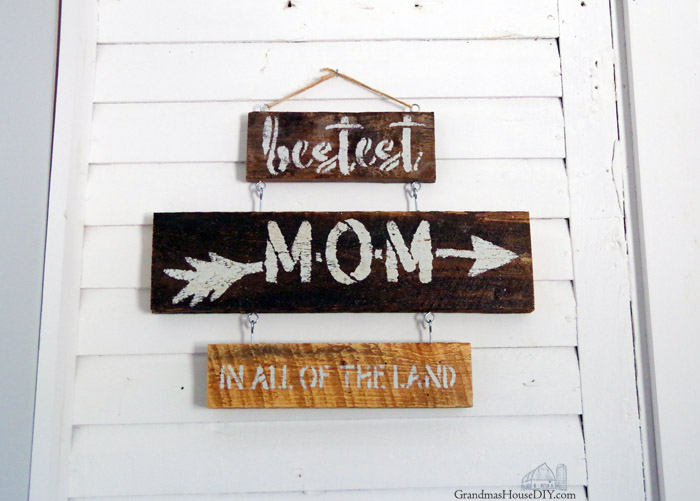 bestest-mom-sign - Copy.jpg