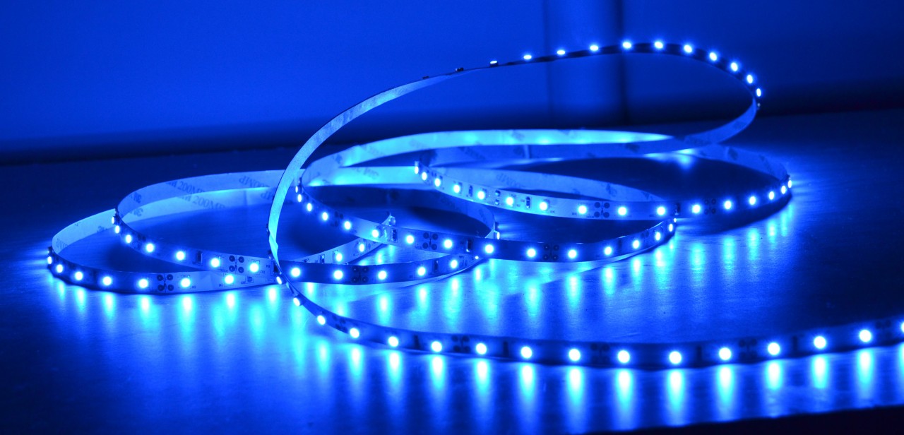 blue_led_tape__43104_zoom.jpg