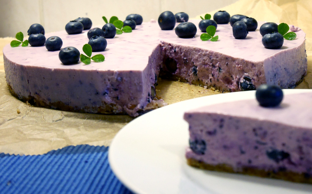 blueberry cake - final 6.jpg