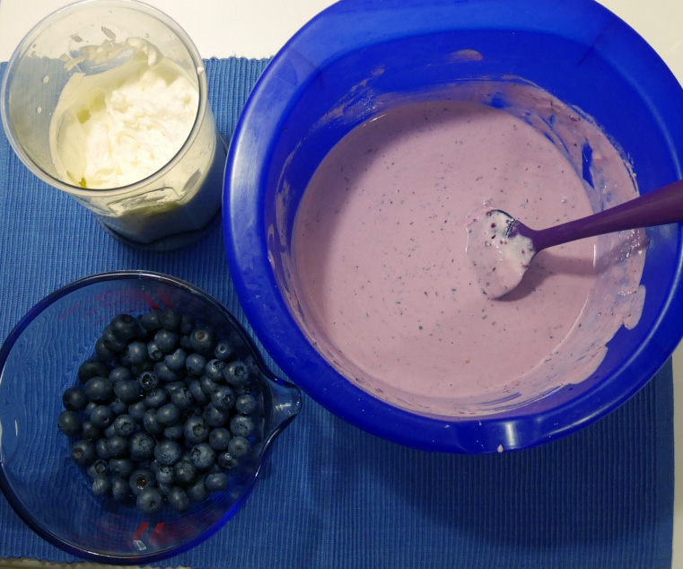 blueberry cake - the cream batter 2.jpg