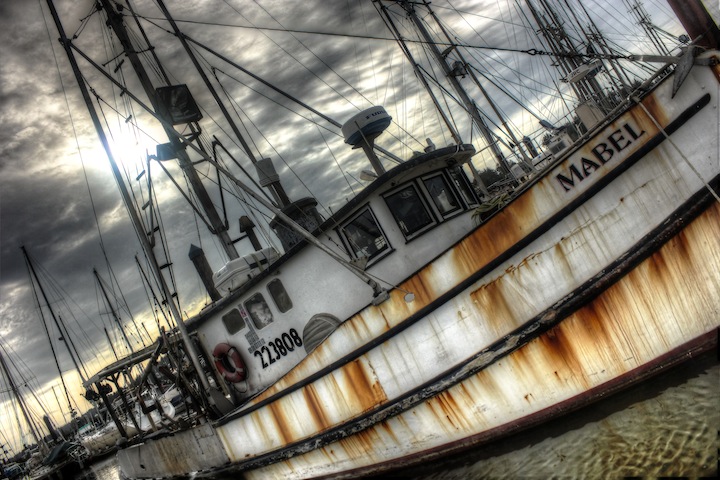 boat HDR small.jpg