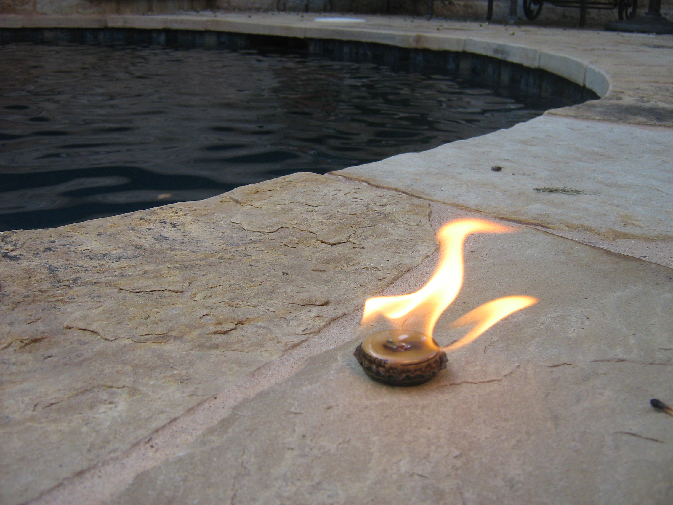 bottle cap stove in action.jpg