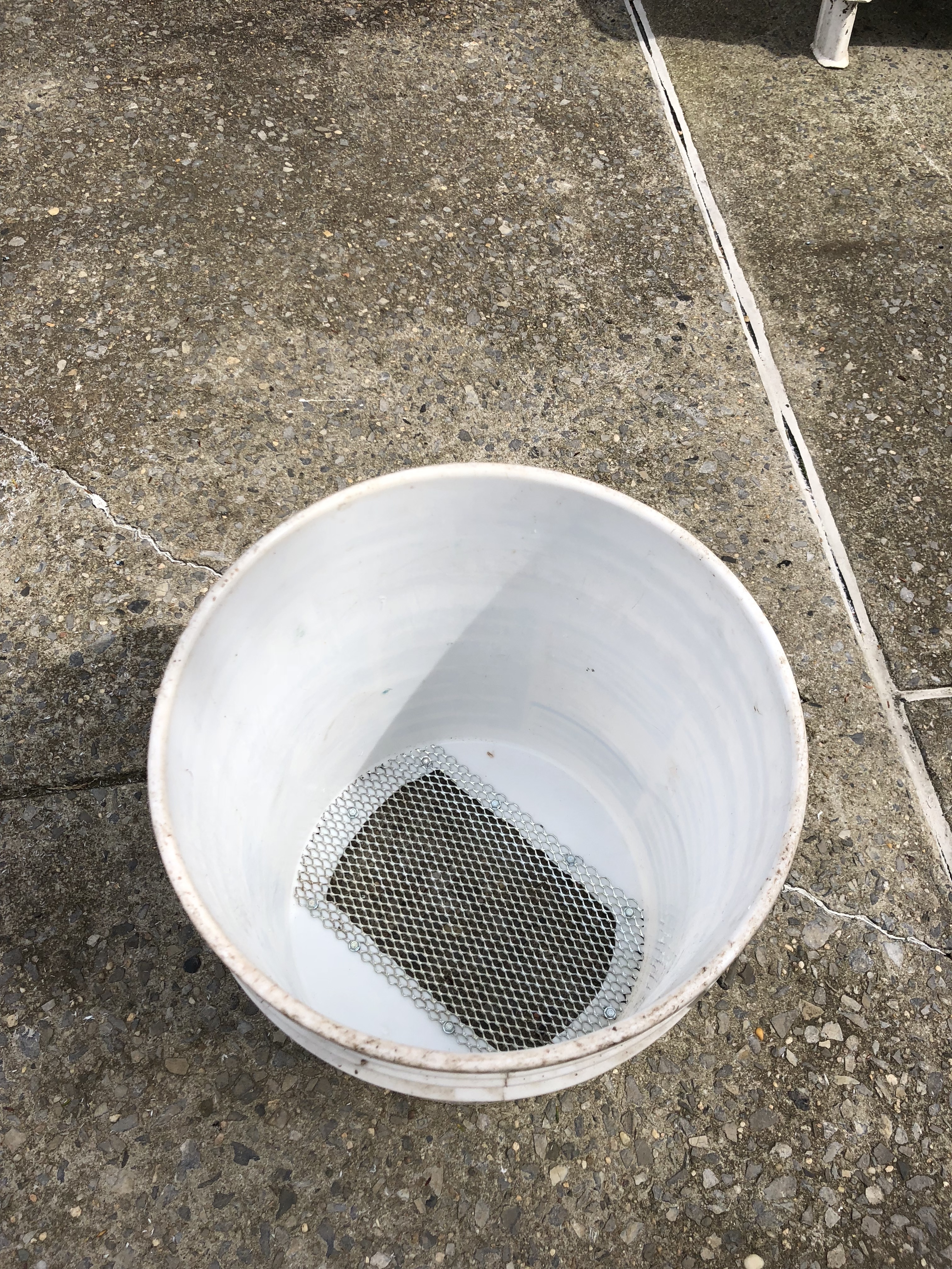 bucket-sifter-guard-top-angle.jpg