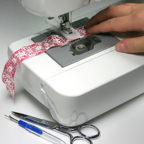 buttonholesewing.jpg