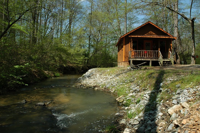 cabin-gabbyscabinsDOTcom.jpg