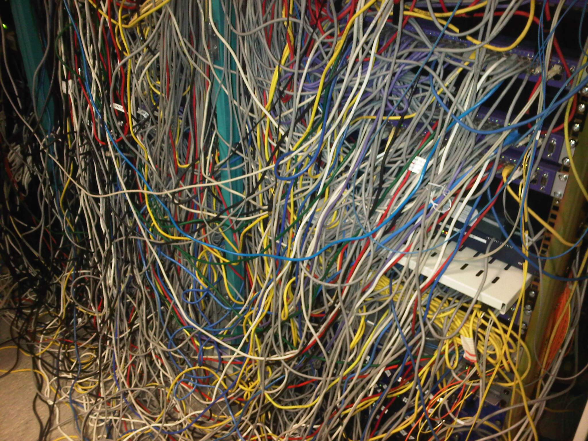 cable-mess1.jpg