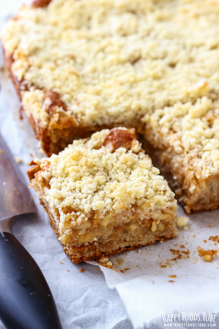 caramel-apple-crumb-bars-pic.jpg