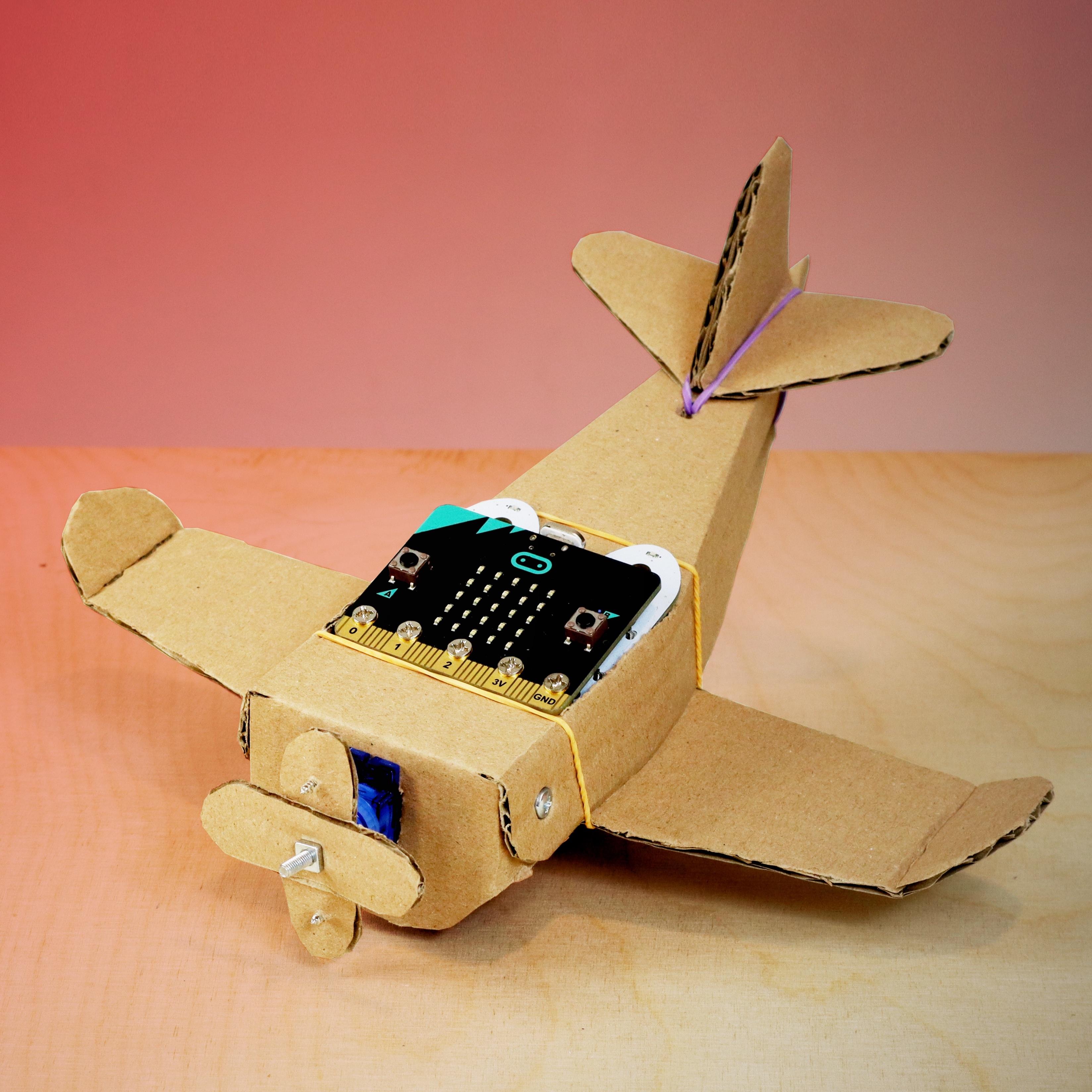 cardboard_robot_aeroplane.jpg