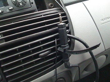 carholder-ipod2.jpg