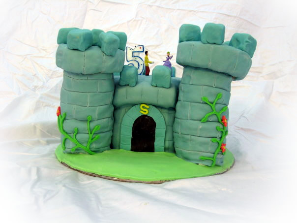 castle cake.jpg