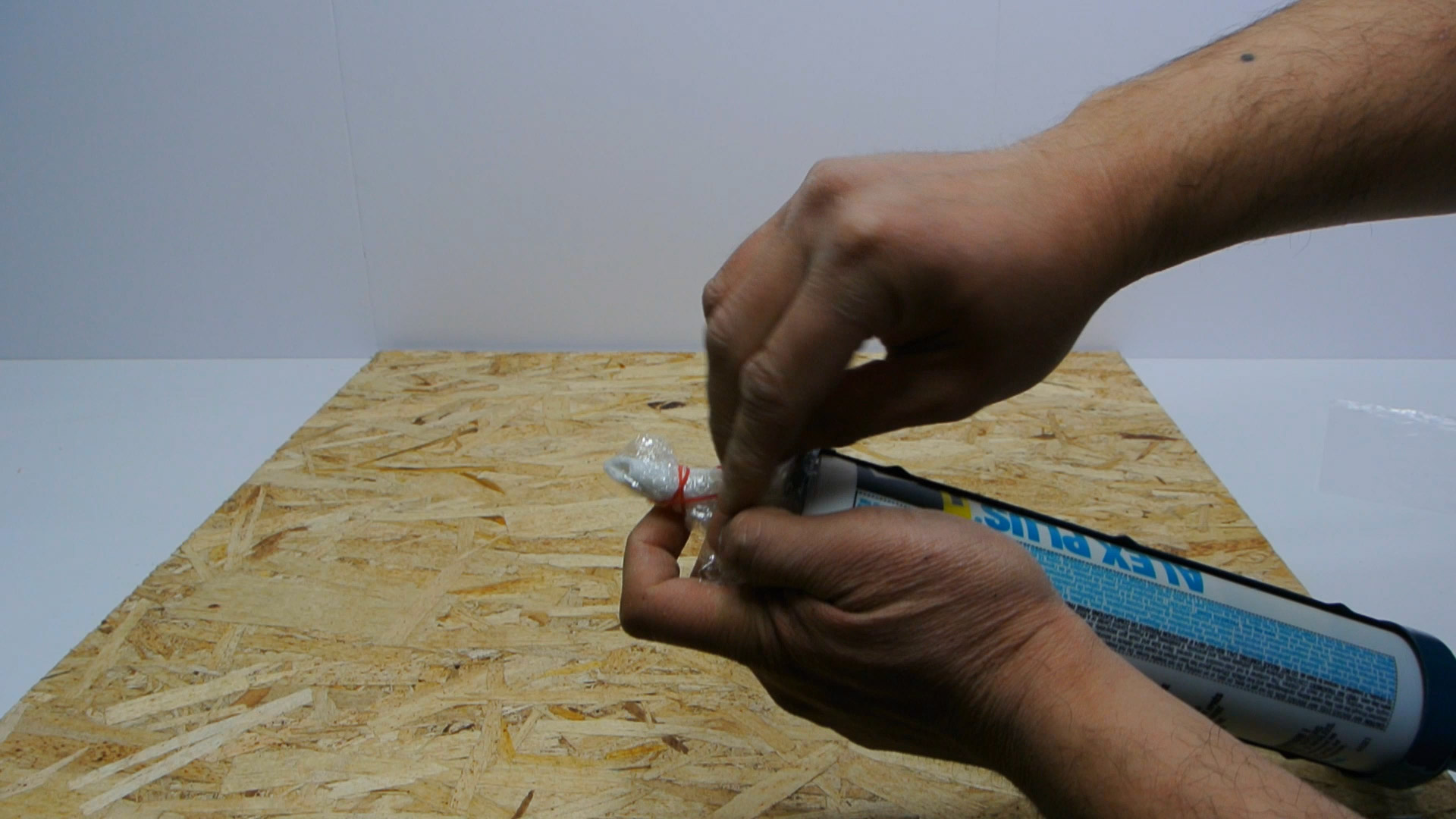 caulking-4.jpg