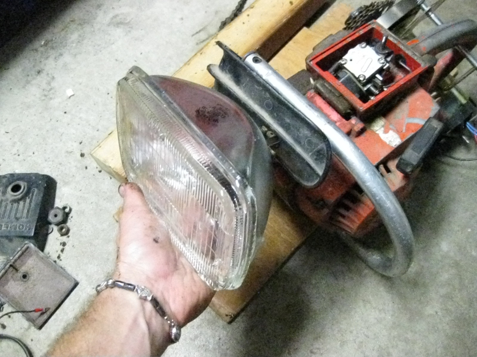 chainsaw engine light 039.jpg