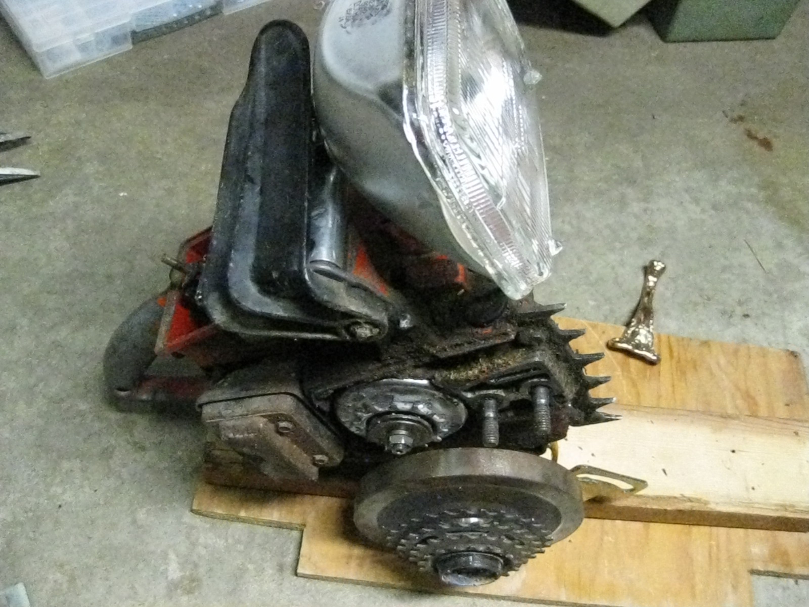 chainsaw engine light 044.jpg