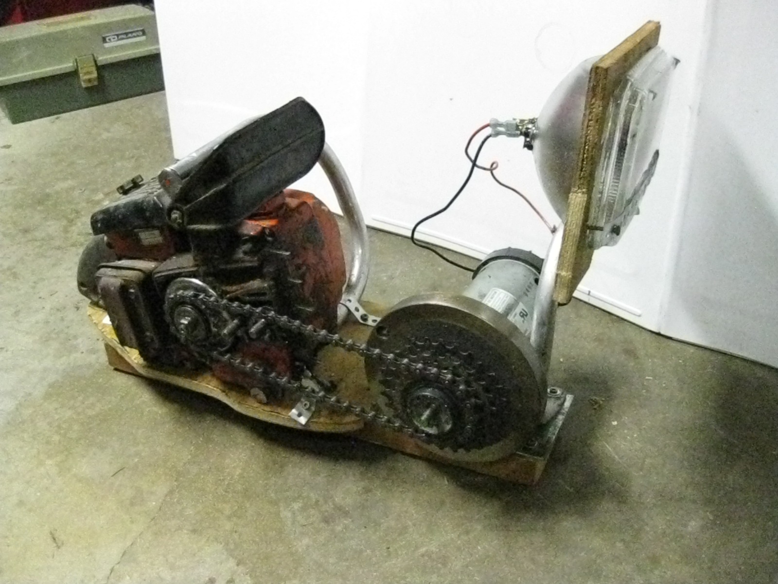 chainsaw engine light 092.jpg