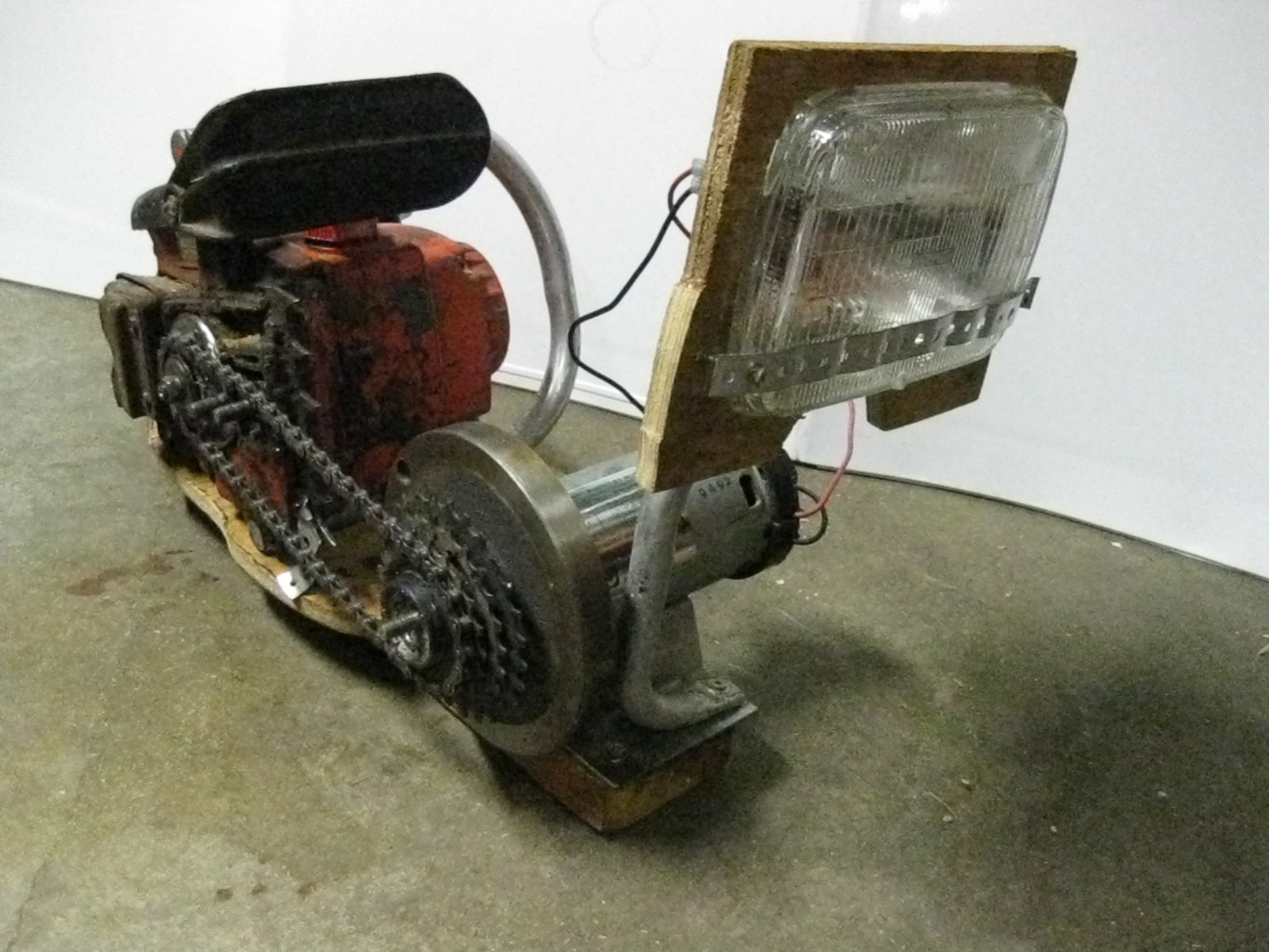 chainsaw engine light 093.jpg