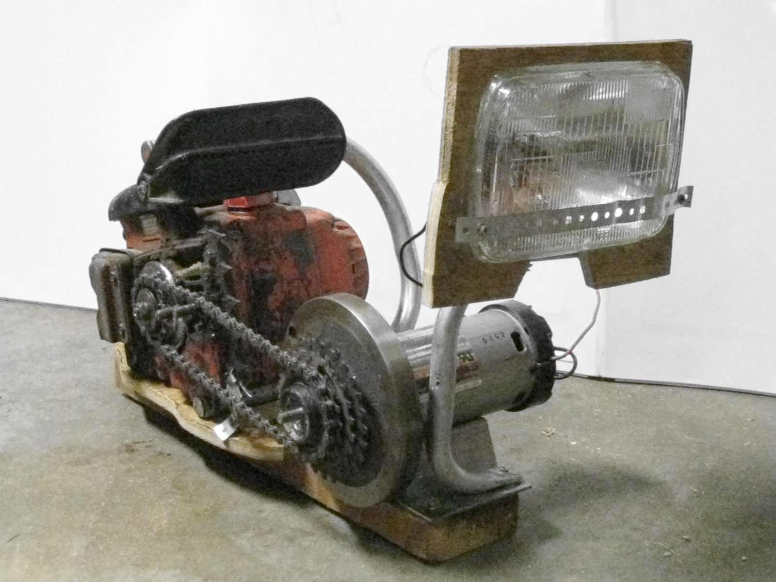 chainsaw engine light 096 (2).jpg