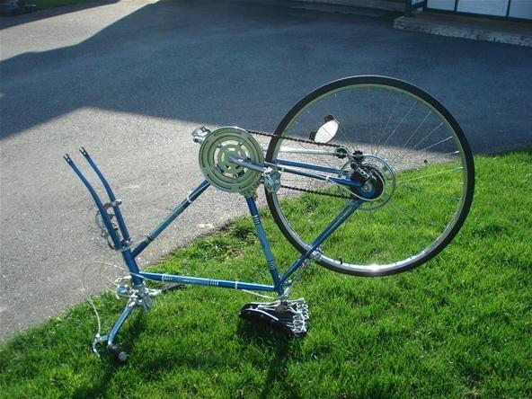 change-your-bicycles-tire-inspect-for-damage-and-detect-hidden-problems.w654.jpg