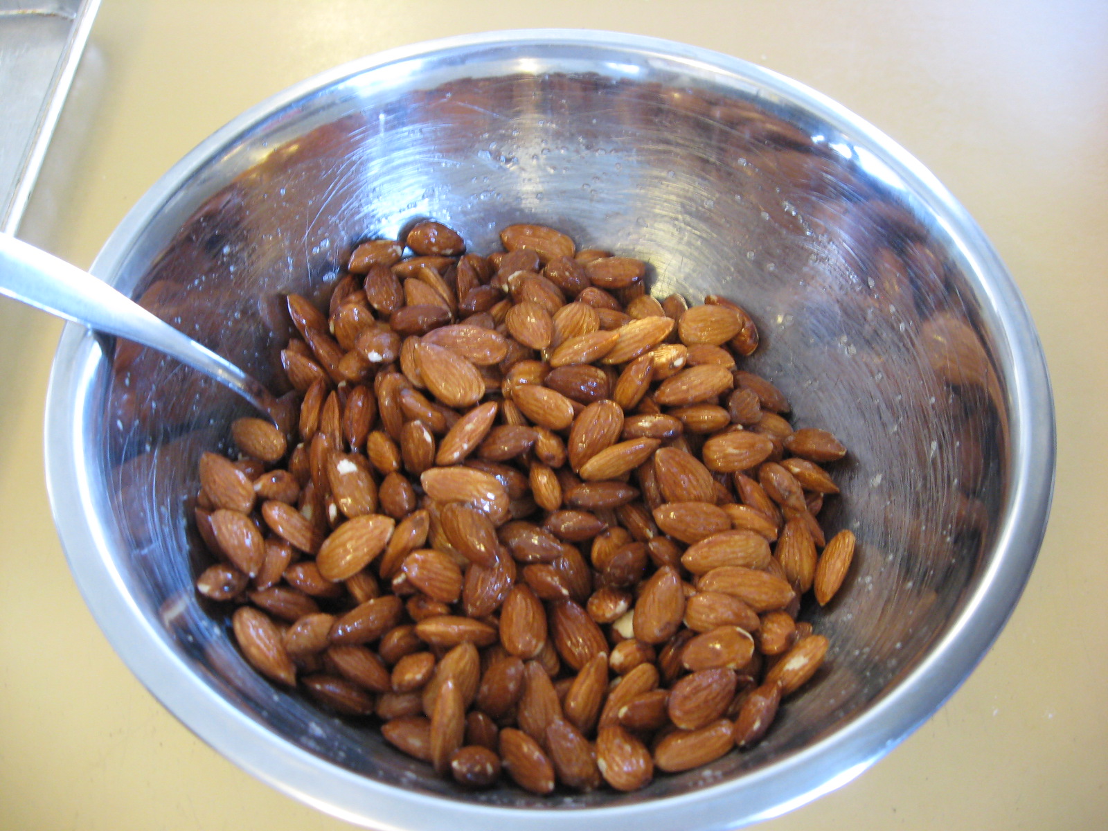 cinnamon roasted almonds 015.jpg