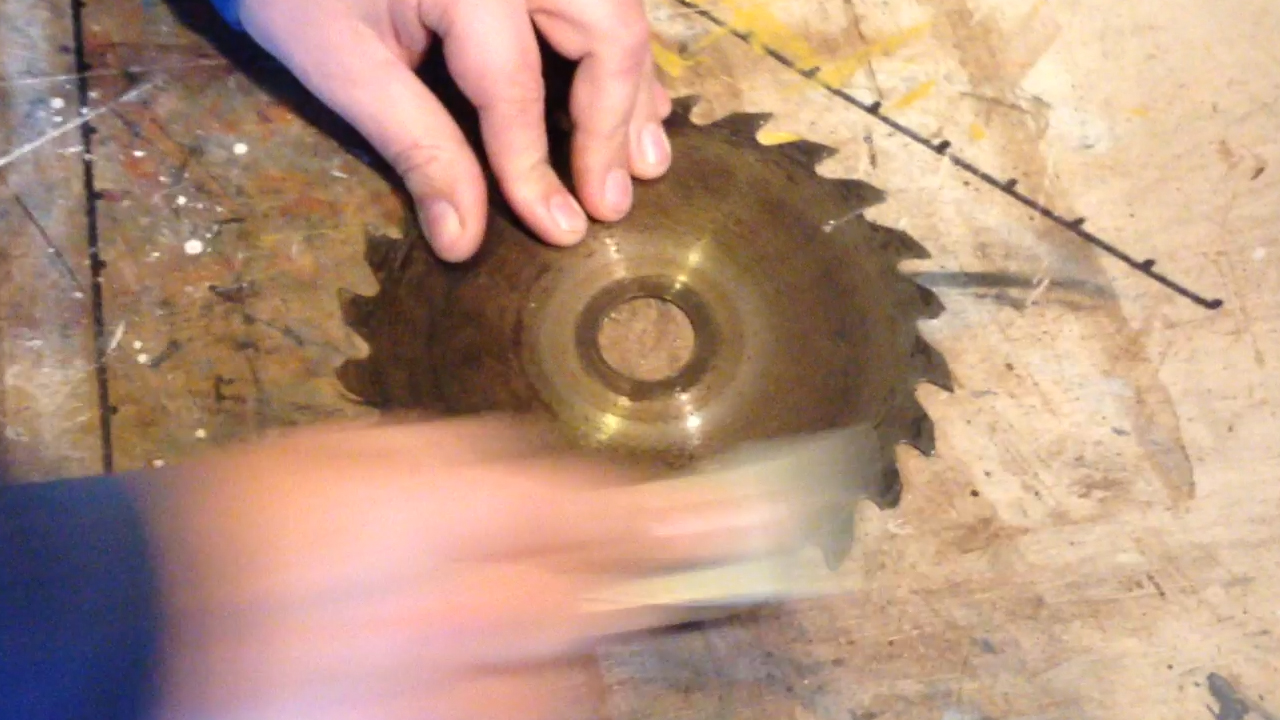 circular-saw-blade-clock-clean.jpg