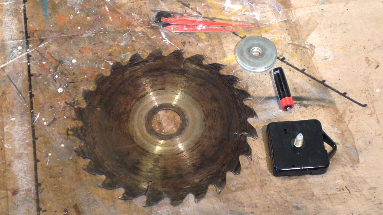 circular-saw-blade-clock-parts.jpg