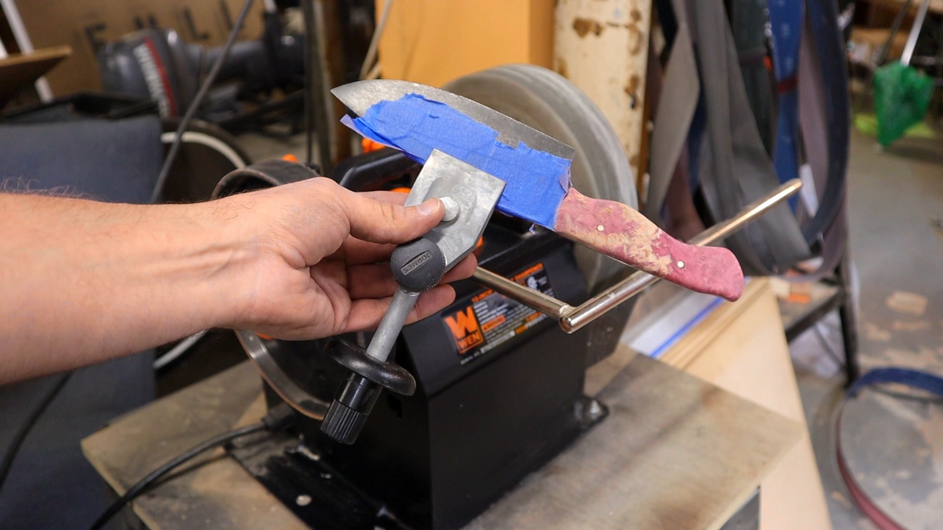 clamping knife and setting the angle.jpg