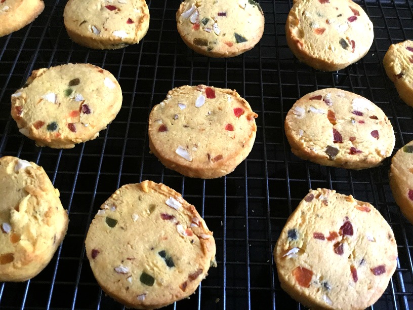 cookies on wire rack1.jpg