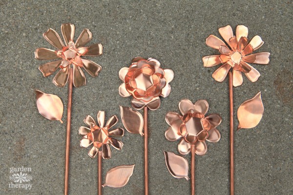 copper-garden-art-flowers-diy-idea-a5.jpg