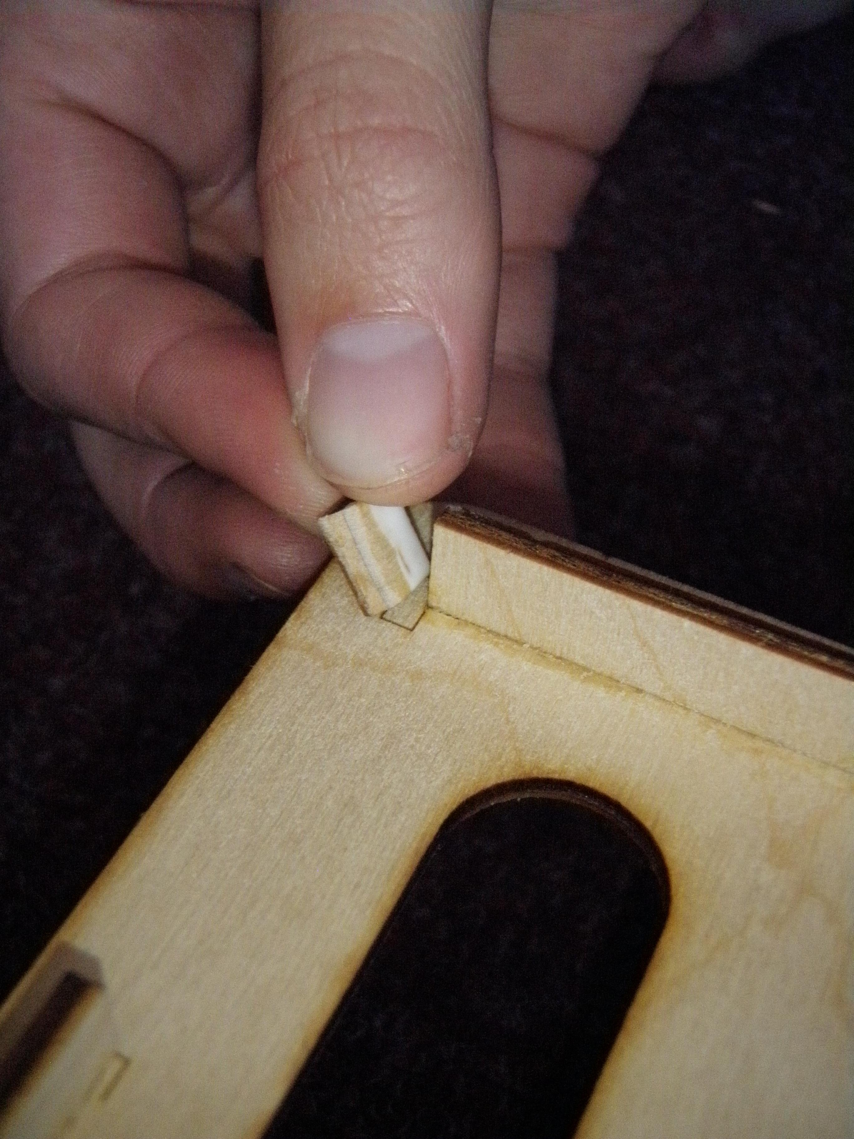 corner_piece_glueing.JPG