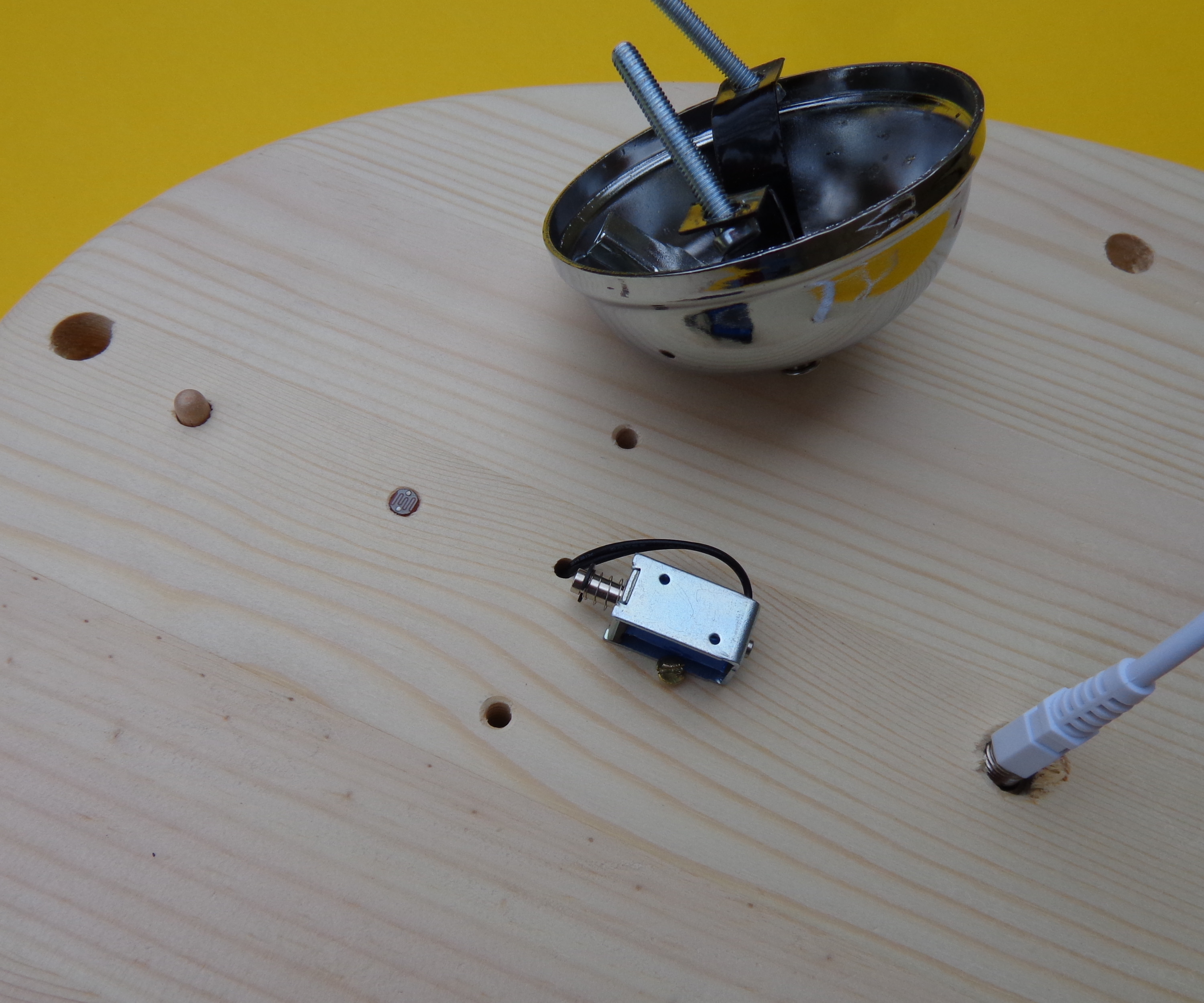 countclock_hours_and_minutes_rear_view_with_power_-_bell_and_button_assembly.jpg