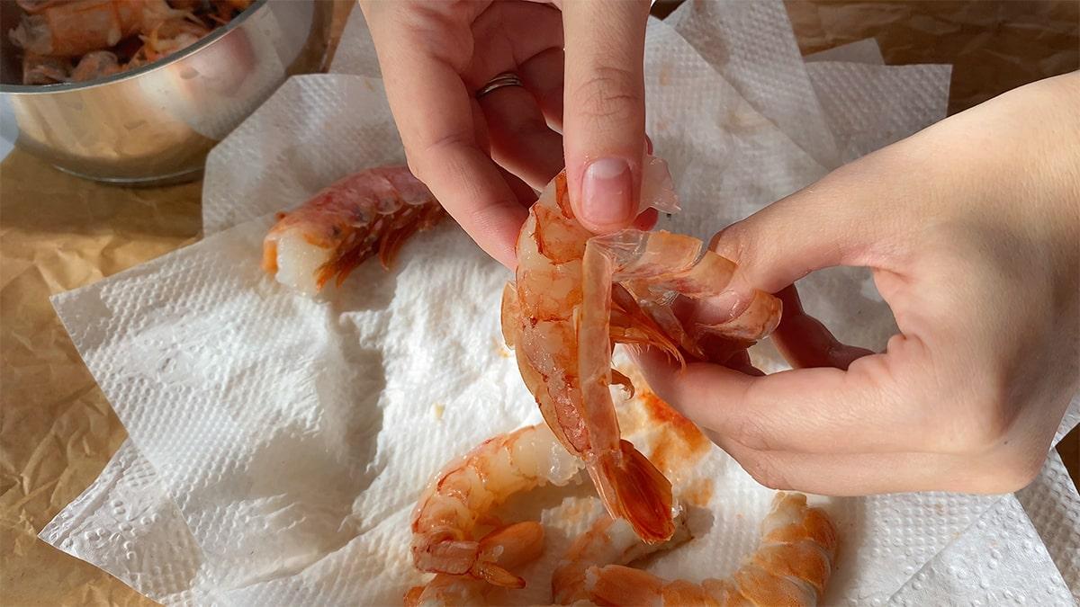 creamy-shrimp-ramen-step-2-min.jpg