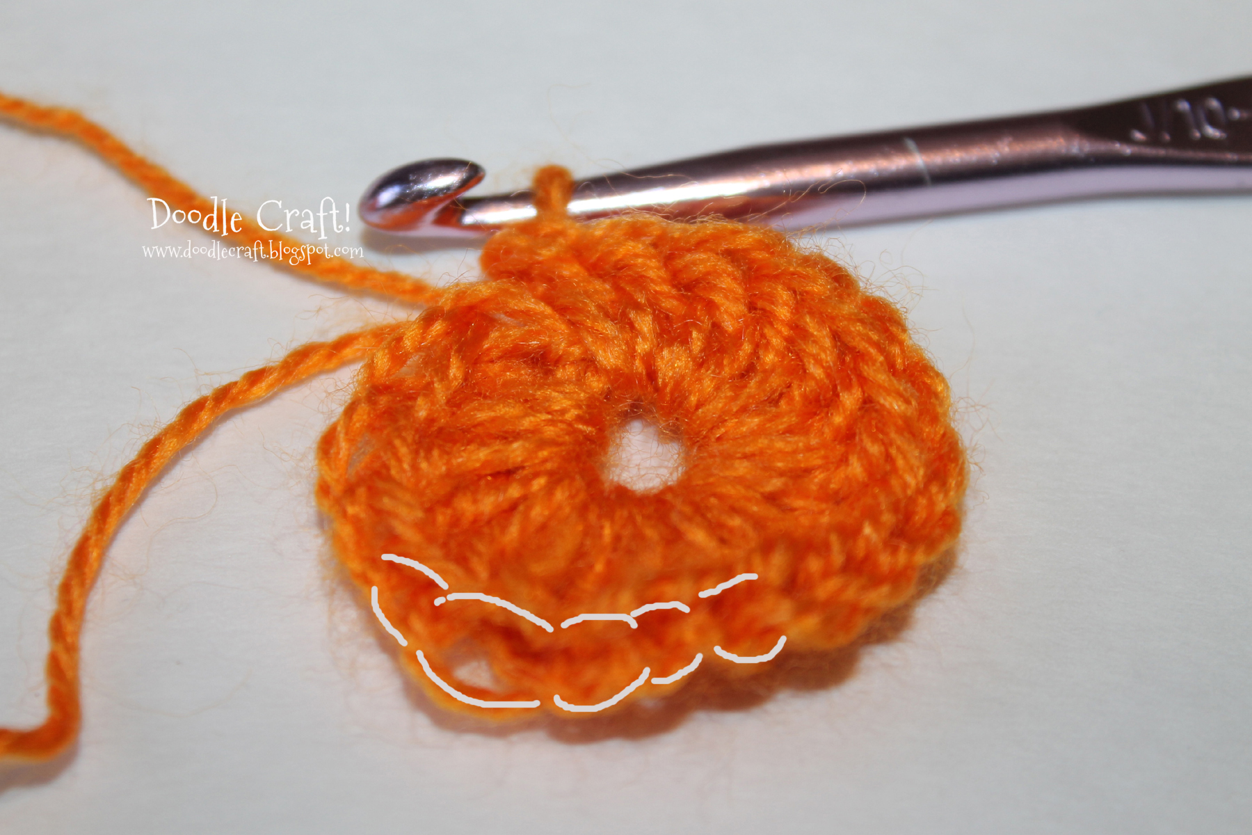 crochet a rosette step 7 double crocheted loop drawn.jpg