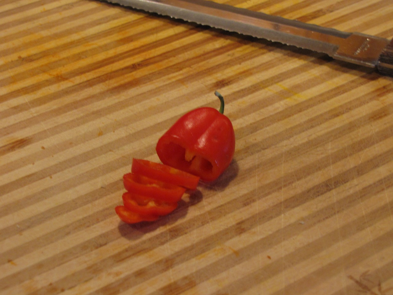 cut pepper1.JPG