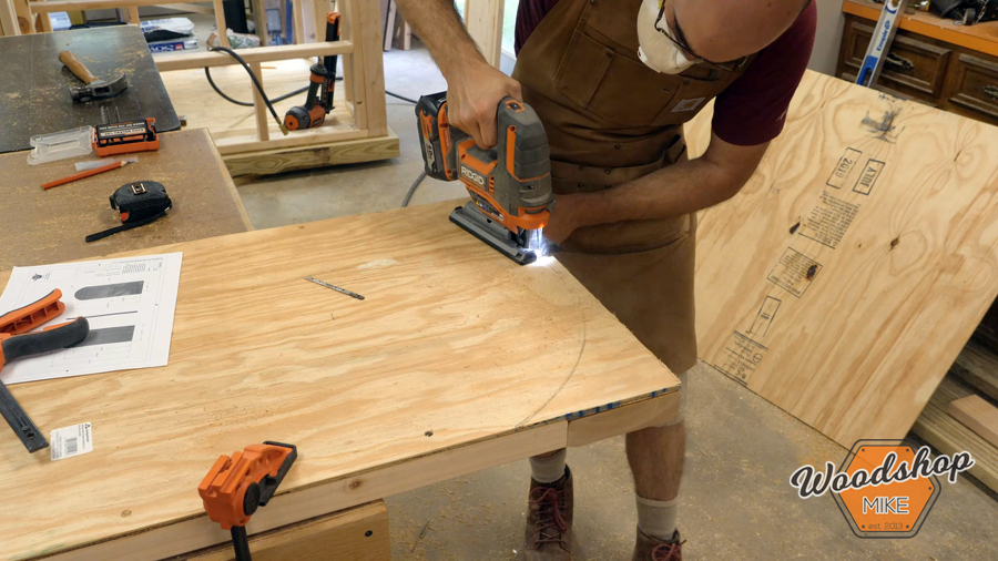 cutting door arc _ How to make a DIY chicken coop.jpg