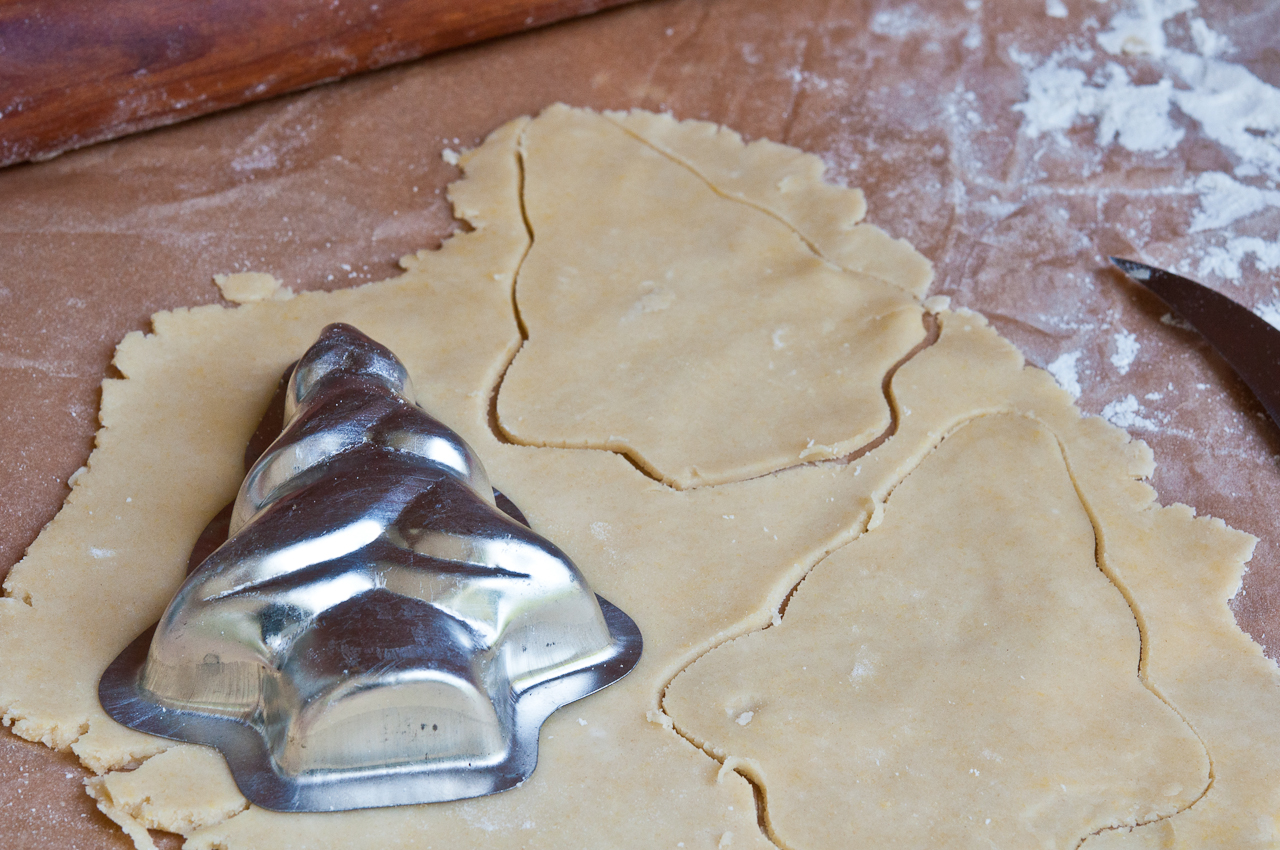 cutting out dough for tops.jpg