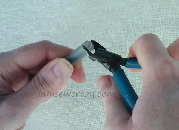 cutting the end off a pen cap.jpg