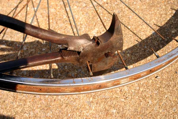 cutting-spokes.jpg