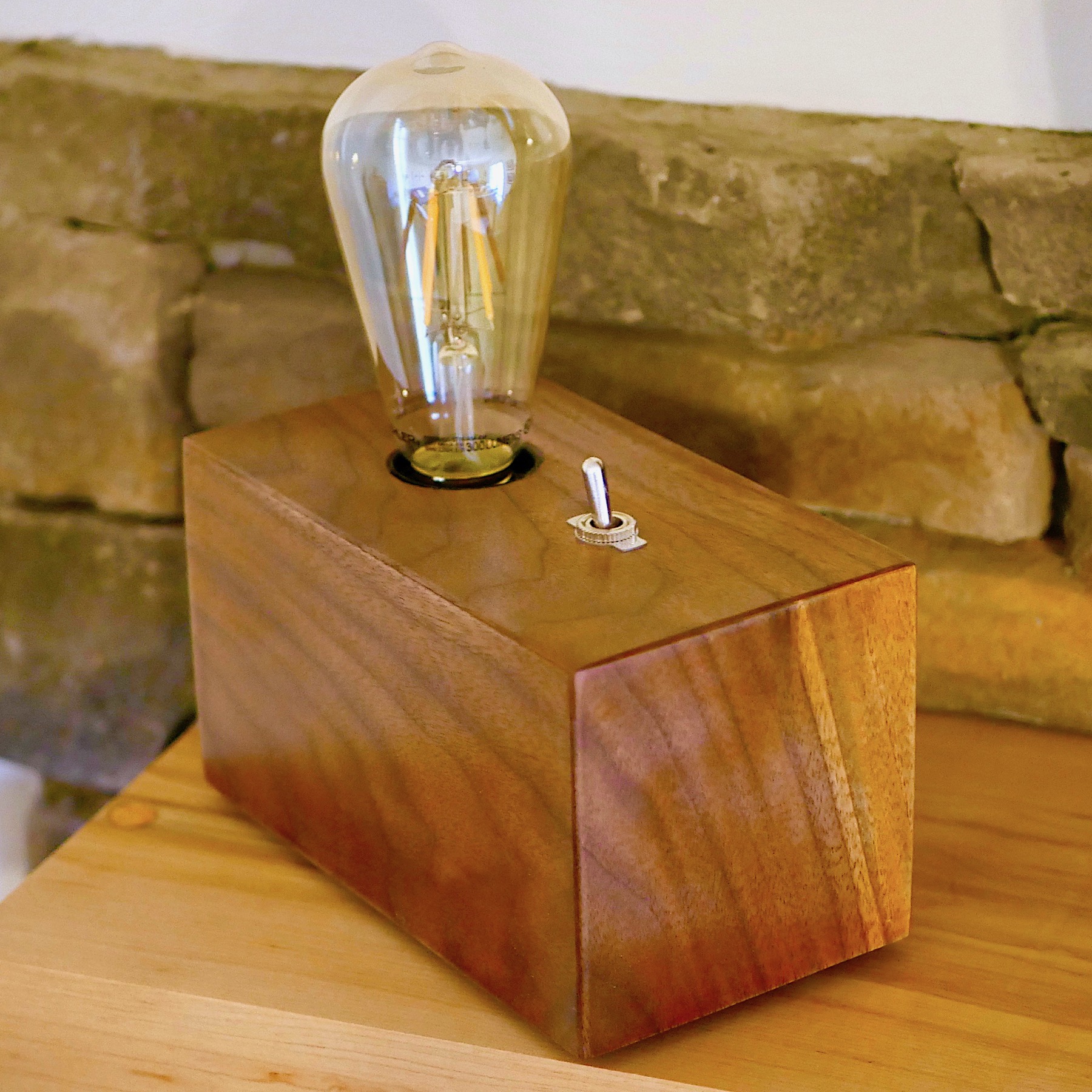 diy edison bulb lamp.jpg