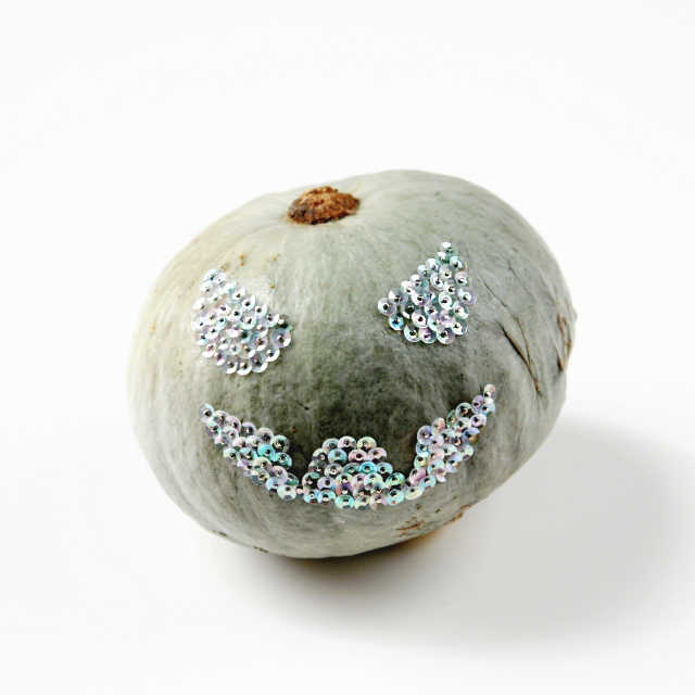 diy-scary-face-sequin-pumpkin.jpg