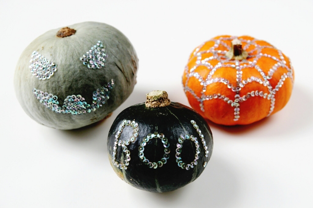 diy-sequin-pumpkins-rec.jpg