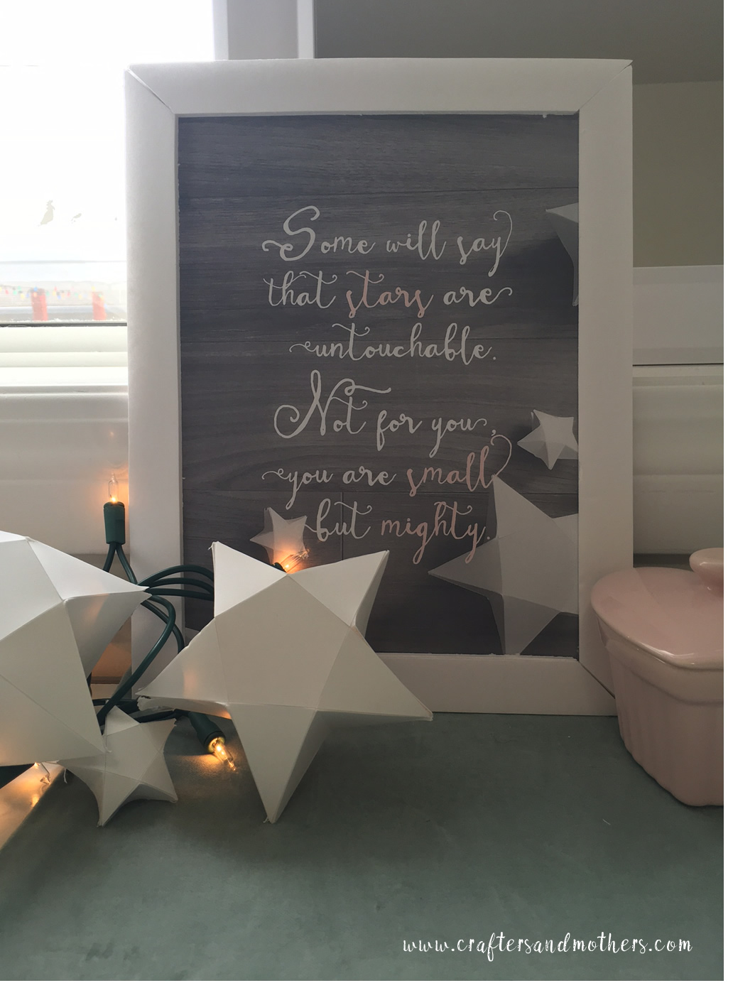 diy_paper_star_poster_craftersandmothers.jpg