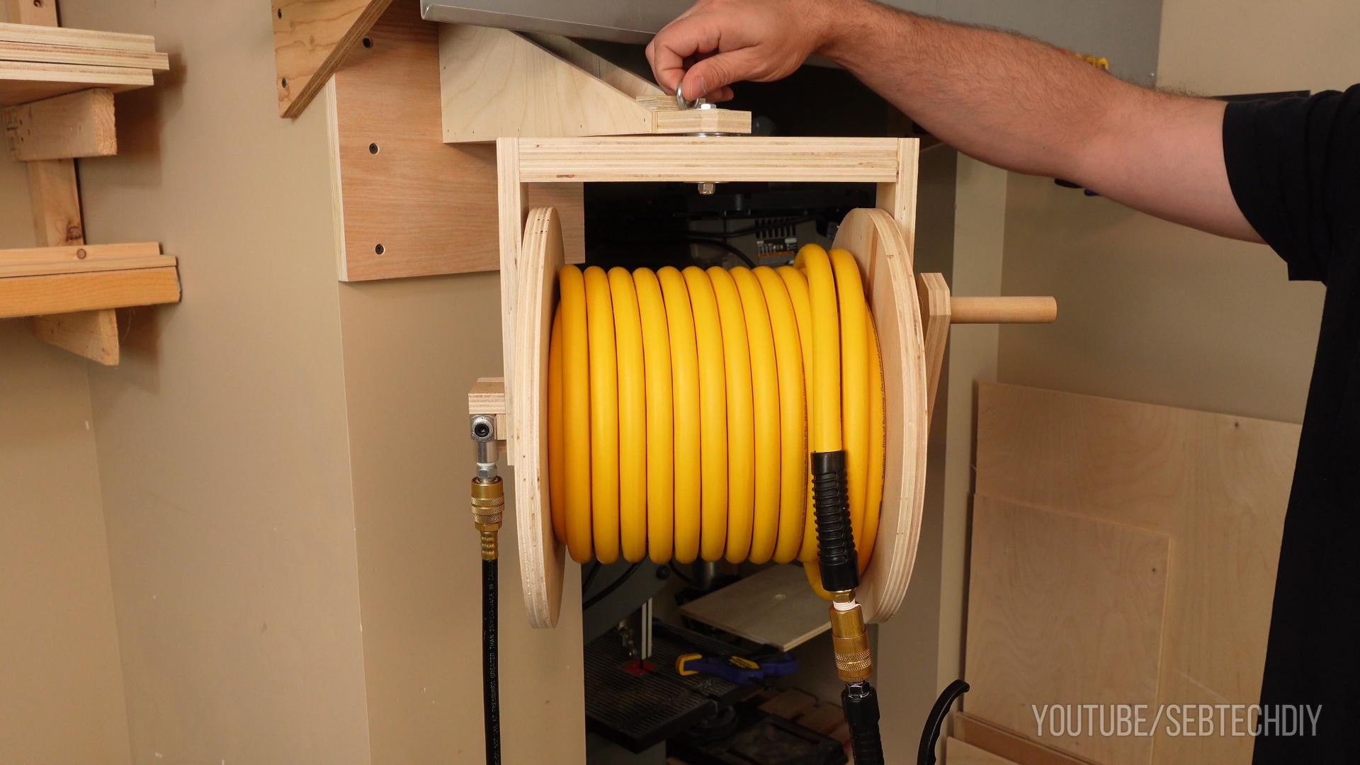 diy_wooden_air_hose_reel_from_plywood-2V.jpg