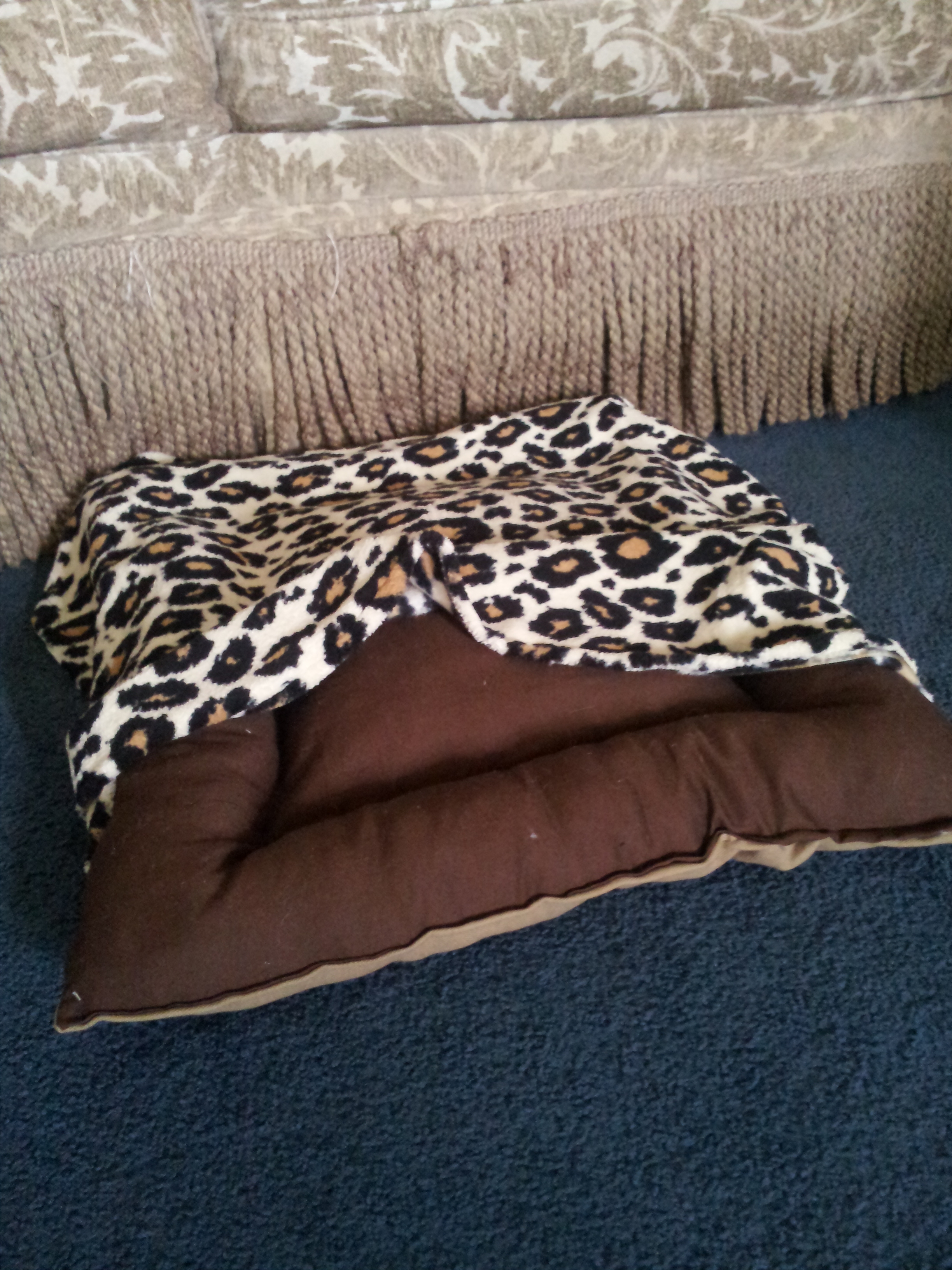 dog bed with blanket instrucable 1484.jpg