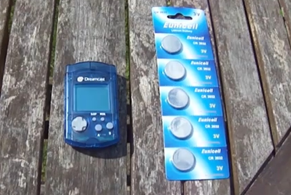 dreamcast-vmu-battery-replace.jpg