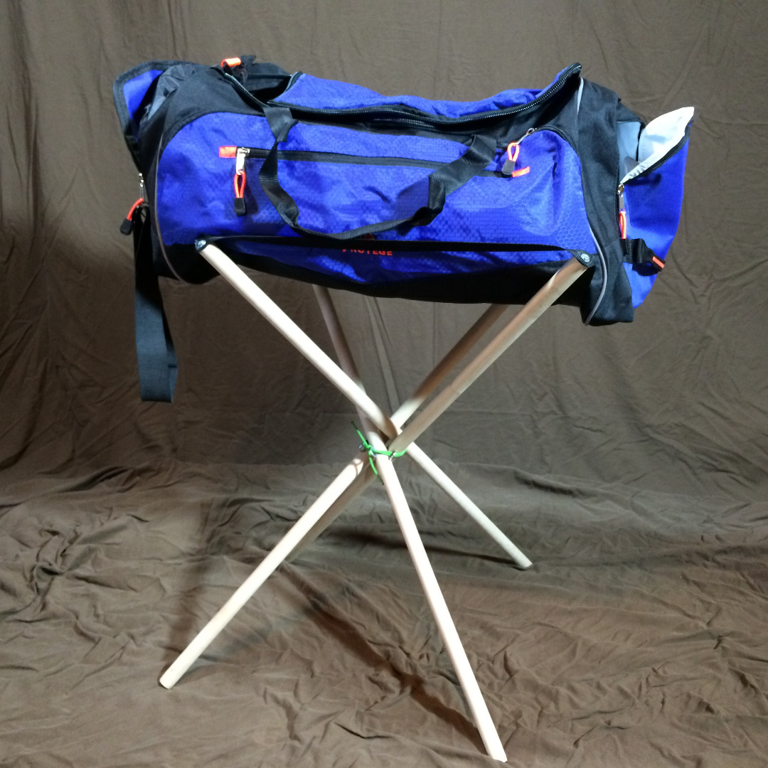 duffle bag stand03.JPG