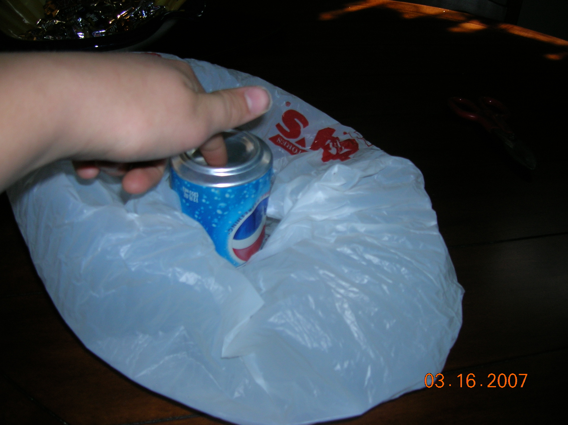 egg drop instructable pics 013.jpg