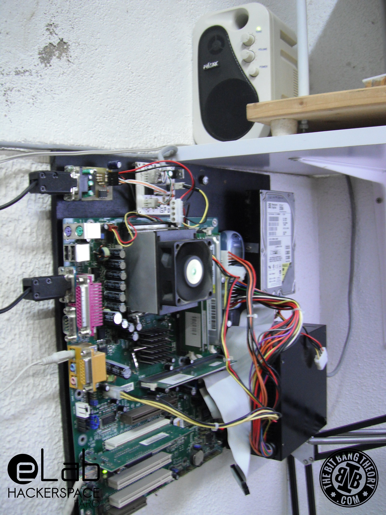 elab hackerspace gsm access control system left side view.JPG