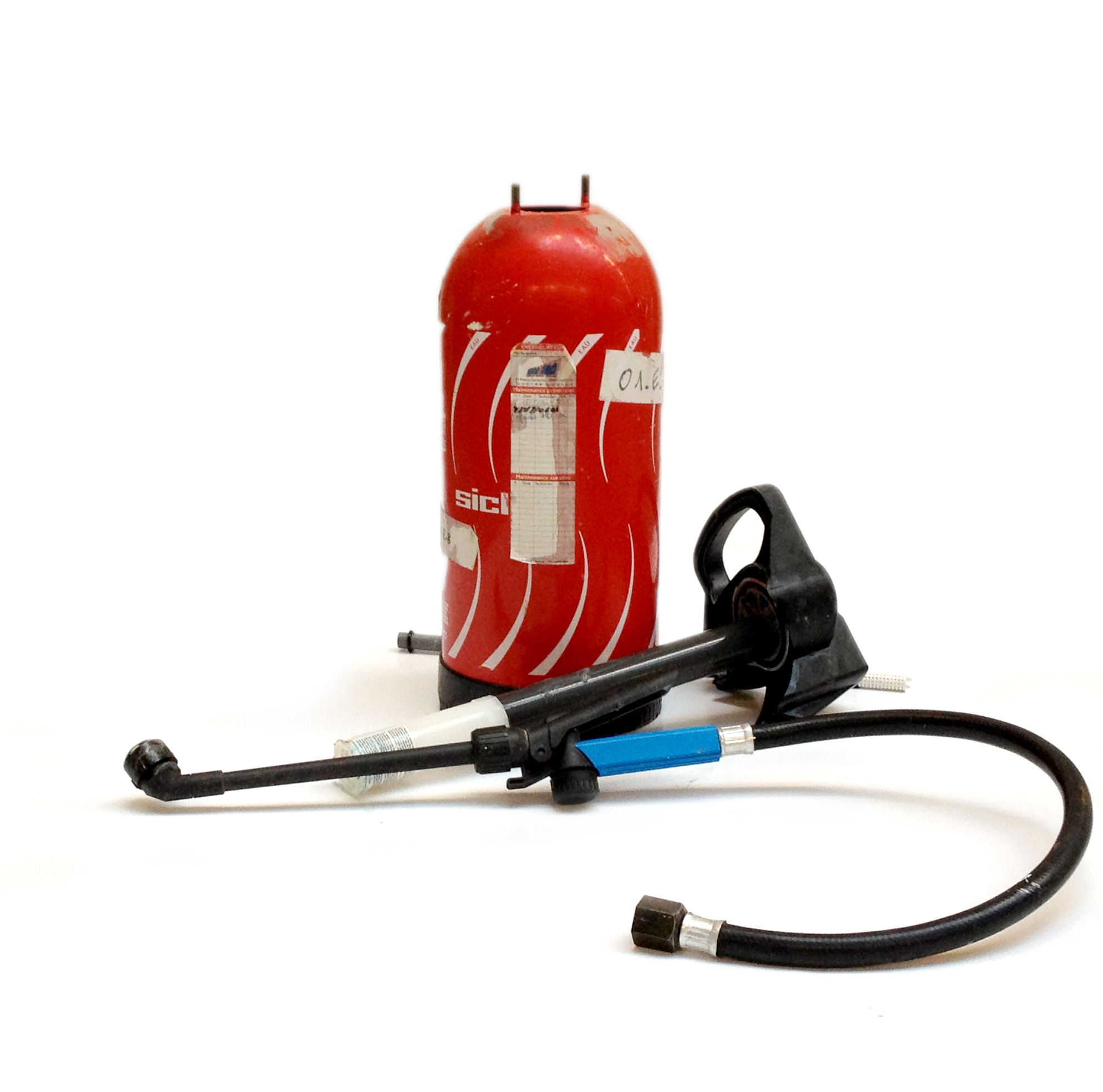 extinguisher disassembled.jpg